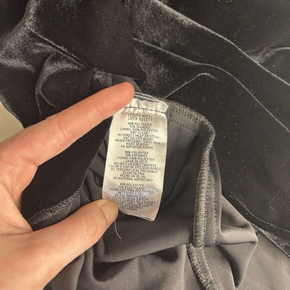 Xscape Shoulder Cutout Long Sleeve Velvet Maxi Dress Size 8 Ruched Whimsigoth - Picture 8 of 9